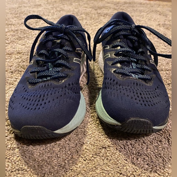 ASICS- Gel- Kayano 28 - Picture 4 of 7